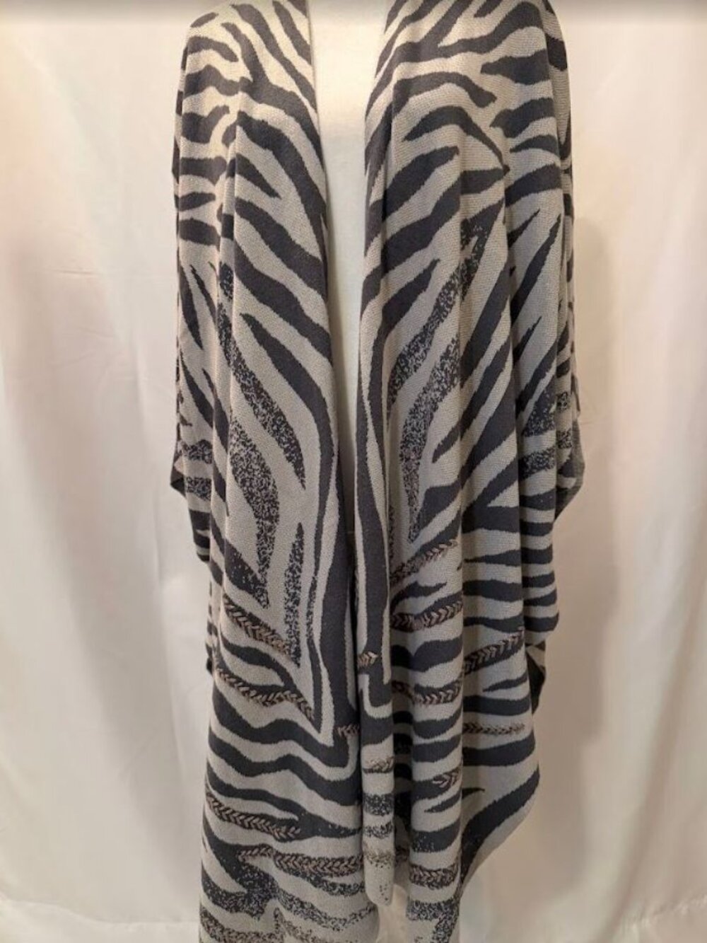 NWOT Chico's Multicolor Ruana Open Wrap - Size Large/XLarge